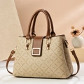 Sac à main monogramme tendance en beige et marron avec boucle en métal doré - Abricot/Marron