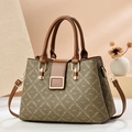 Sac fourre-tout à imprimé monogramme marron avec bandoulière réglable et finitions dorées - Kaki avec Marron