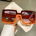 Occhiali da sole squadrati oversize con montatura sfumata marrone e lenti viola - Montatura Arancione Lenti Grigie