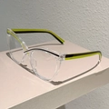Dettaglio degli occhiali cat-eye con montatura trasparente e aste verde neon - Montatura Trasparente Lente Trasparente Strisce Verde Nero