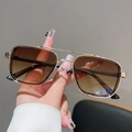 Lunettes de soleil aviateur carrées en métal doré avec verres dégradés marron - Monture Or Thé Verres Dégradés Marron