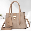 Elegante borsa tote intrecciata color tortora con cinturini in pelle e fibbia metallica - Cachi