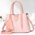 Borsa a mano in pelle intrecciata rosa con finiture dorate e piccolo portamonete incluso - Rosa