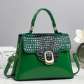 Sac fourre-tout élégant vert émeraude avec rabat motif crocodile et boucles dorées - Vert