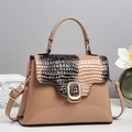 Sac à main beige chic avec rabat motif serpent et élégant fermoir doré en métal - Khaki