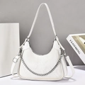 Borsa hobo bianca goffrata serpente con catena argento e tracolla regolabile da donna - Bianco Sporco