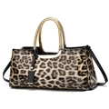 Borsa tote leopardata in pelle verniciata con manici dorati e tracolla nera regolabile - Cachi