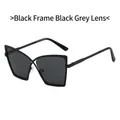 Oversized retro zonnebril met zwart montuur en donkergrijze glazen voor een chique look - Zwart Frame Zwart Grijze Glazen