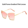 Lunettes de soleil oversize monture métal doré, verres dégradés roses et pont croisé - Monture Dorée Verres Dégradés Roses