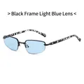 Schmale schwarze Sonnenbrille mit hellblauen Gläsern und Marmormuster-Bügeln - Schwarzer Rahmen Hellblaue Gläser
