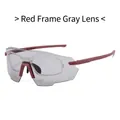 Radsportbrille mit rotem Rahmen, grauen Gläsern und Korrektureinsatz für den Außenbereich - Roter Rahmen Graue Gläser
