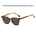 Lunettes de soleil carrées classiques en écaille avec des verres vert foncé et rivets - Monture Écaille Verre Vert Foncé