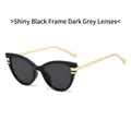 Cat-eye zonnebril met glanzend zwart montuur, grijze lenzen en gouden brilpoten - Glanzend Zwart Frame Grijze Lens