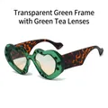 Occhiali da sole a cuore verdi con stanghette leopardate e lenti sfumate - Montatura Verde Trasparente Lenti al Tè Verde