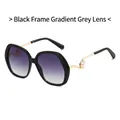 Lunettes de soleil noires oversize avec verres dégradés et branches dorées à perles - Monture Noire Verre Gris Dégradé
