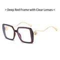 Lunettes de soleil carrées bordeaux avec branches dorées ondulées et perles - Monture Bordeaux Verres Transparents