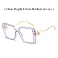 Lunettes de soleil carrées oversize avec monture violette transparente et détails perles - Monture Violette Transparente Verres Transparents