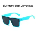 Moderne dikke blauwe vierkante zonnebril met zwart-grijze glazen voor een hippe look - Blauw Frame Grijze Lenzen