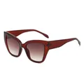 Occhiali da sole retrò cat-eye con montura tè traslucida e lenti sfumate marroni - Montatura Tè Lenti Tè Sfumate