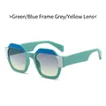 Lunettes de soleil géométriques tendance avec monture bleu-vert et verres dégradés gris-jaune - Monture Vert Bleu Verres Gris Jaune