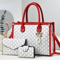 Conjunto de bolsos de tres piezas rojo y gris con estampado M y colgante perla - Blanco y Rojo