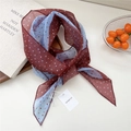 Écharpe à pois en bordeaux et bleu clair avec une texture légère en mousseline - Bicolore Pois Mixtes Bleu Rouge (20be)