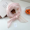 Foulard léger en mousseline rose à pois rouges avec une texture douce et transparente - Bicolore Pois de Taille Mixte Rose (23be)