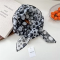 Foulard étroit en mousseline à pois noirs et blancs avec accessoires de style - Bicolore Grosses Bulles Noir (30be)