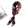Foulard en soie rétro à motifs géométriques rouge et noir avec boucle en cuir - Art abstrait