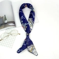 Foulard en soie vintage bleu marine à motif nautique avec une boucle en cuir chic - Journal Nautique