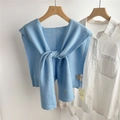 Dettaglio di scialle in maglia blu cielo 100% lana con trama di alta qualità - Blu Chiaro