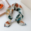 Foulard leggero in cotone e lino con motivi a foglie colorate e bordo blu all'uncinetto - Foglia Lineare (09 Cotone)