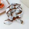 Foulard di lino bianco a pois marroni con bordo in pizzo floreale delicato - Ovale a Righe Caramello (20 Cotone)