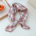 Foulard in cotone e lino a quadretti bianchi e rossi con bordi decorativi in pizzo all'uncinetto - Linee Sottili Rosse (22 Cotone)