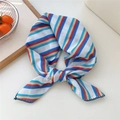 Sciarpa a righe blu e rosse in cotone e lino con bordo in pizzo all'uncinetto blu - Righe Blu a Quattro Colori (29 Cotone)