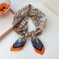 Carré en coton et lin vintage avec imprimé jardin rétro et bordure bleu marine et orange - Cadre de Village de Montagne Orange