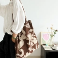 Vintage tote bag with retro floral pattern and thick shoulder straps for daily use - Standard Large / Chestnut Floral