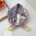 Piccolo foulard quadrato in cotone e lino con motivo paisley viola e floreale - Bordo Giallo Catena (14be)