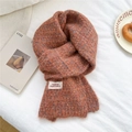 Dettaglio di sciarpa a maglia spessa con trama multicolore ed etichetta artigianale - 22*170cm / Melange Arancione-Rosso (6 Rosso Melangiato STANNVN Arancione)