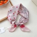 Foulard quadrato rosa con motivo floreale rosso e stampe paisley moda - Linea Petalo Rosa (26be)