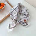 Petit foulard carré en coton à imprimé fleuri avec bordure à carreaux et texture douce - 26-Quadrillage Feuille Florale (Coton)