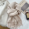 Bufanda de lana crema lisa con flecos y etiqueta de 100% lana para el invierno - Beige