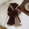 Detail of two-tone wool scarf in brown and khaki with metal plate on white fabric - 21x165cm / Metal Border Brown & Khaki
