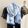 Écharpe légère blanche aux motifs floraux bleus et châle long respirant en soie - Floral Bleu / 67*175cm