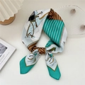 Foulard quadrato in seta retrò francese verde lago e caramello con stampe equestri - Cornice Cavallo Verde