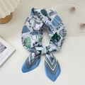 Foulard quadrato in raso stile francese con motivo illustrato blu e verde - Stampa Borsa Blu