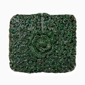 Détails macro du motif floral vert et des éléments métalliques de la pochette de soirée - Vert Foncé