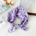 Foulard carré chic en coton à fleurs mauves pour le style féminin élégant - Violet Floral