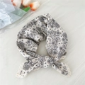 Sciarpa in cotone beige con motivo paisley e bordo elegante in pizzo all'uncinetto - Paisley Beige
