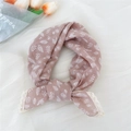 Foulard quadrato in cotone e lino rosa antico con stampa di foglie e bordo in pizzo - Stampa Foglie Rosa Antico